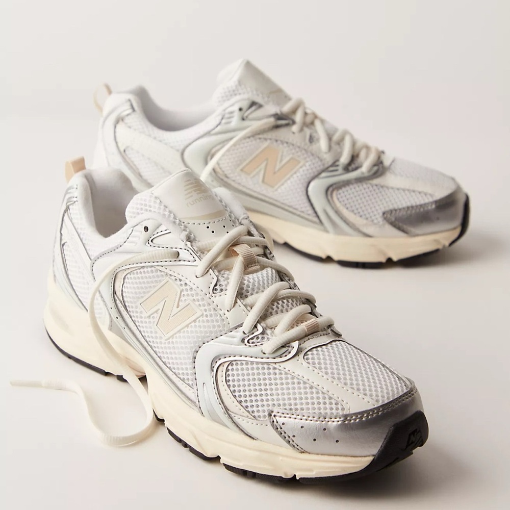 NEW BALANCE SNEAKERS 530 NWT SILVER/LINEN Size 8